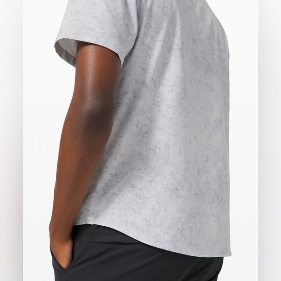 Airing Easy Short Sleeve Button Up Shirt
Ventlight Mesh
DESIGNED FOR ON THE MOVE - Picture 5 of 11